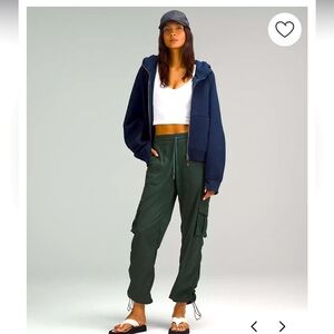 Lululemon studio cargo pants M